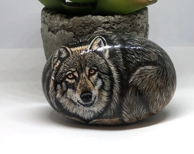 Wolf Painted Rock, Unique Animal Painted Stones for Gift, Wildlife ...
