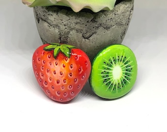 Strawberry and kiwi painted rocks, Hand painted fruit art on rock, Mud Kitchen painted rocks, Desk decor, Table decor