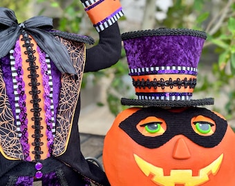 Headless Horseman with Lantern, Whimsical Halloween Wreath Attachment, Jack O Lantern Pumpkin Door Decor, Handmade Fall Wreath Add-On,