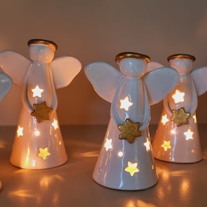 Ceramic Angel Luminary Kerstornament Wit met Gouden Engel Handgemaakte keramische kerstkaarshouder Handgemaakte boomdecoratie Kerstcadeau
