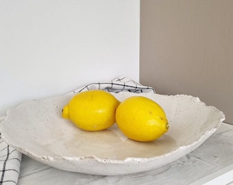 White Centerpiece Bowl with Black Spots, Large Handmade fruit Bowl, Speckled Ceramic Salad Pasta Bowl, Wedding Gift Farmhouse Style