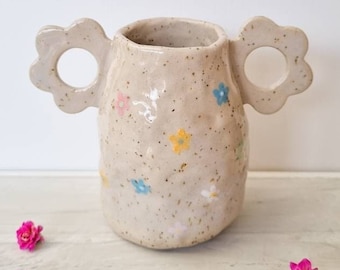 Speckled Mini Vase with Ears, Artistic Small Vase, Handpainted with Daisy  Flowers, Gift.