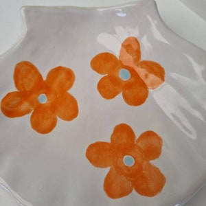Vintage ring dish handpainted flowers, handmade ceramics, trinket dish, soap dish, ceramic shell. Birthday gift image 7