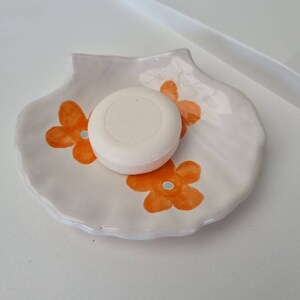 Vintage ring dish handpainted flowers, handmade ceramics, trinket dish, soap dish, ceramic shell. Birthday gift image 6