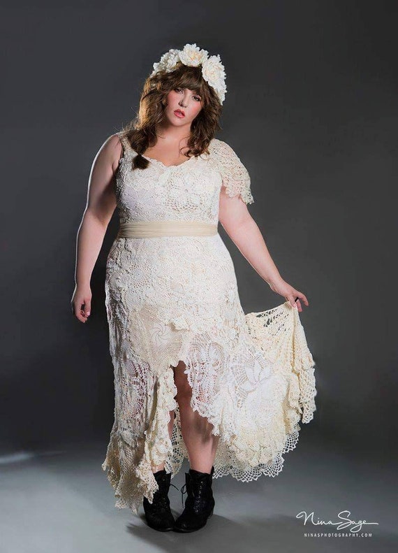 full figured wedding gowns