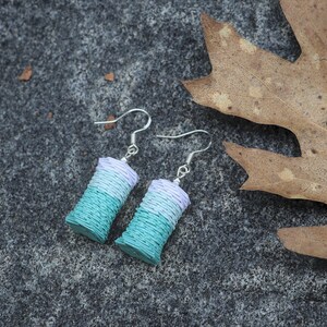 Upcycle paper jewelry in shade of purple. Light weight jewelry. Gradation earrings.