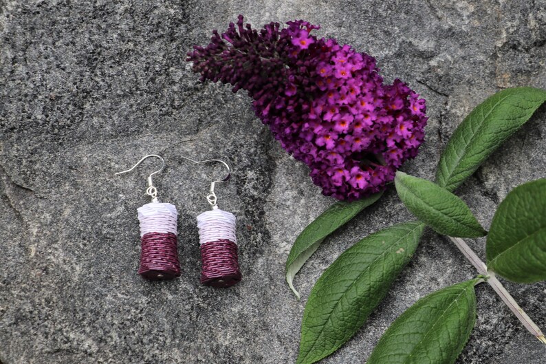 Upcycle paper jewelry in shade of purple. Light weight jewelry. Gradation earrings.