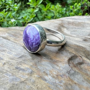 Charoite polished sterling silver size 7.5 gemstone ring, round chatoyant purple stone in mirror polished 925 silver, Russian charoite ring