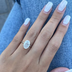 Crushed ice Oval Solitaire Moissanite Engagement ring, 3Ct Oval Solitaire 14\18K Solid Gold Ring