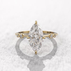 Marquise engagement ring, 2ct lab diamond IGI CERTIFIED & 4 round cut diamond