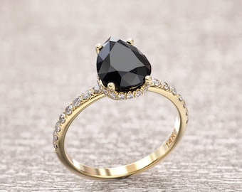 Schwarzer Birnenförmiger Moissanit-Ring mit verstecktem Halo und Diamantpavé