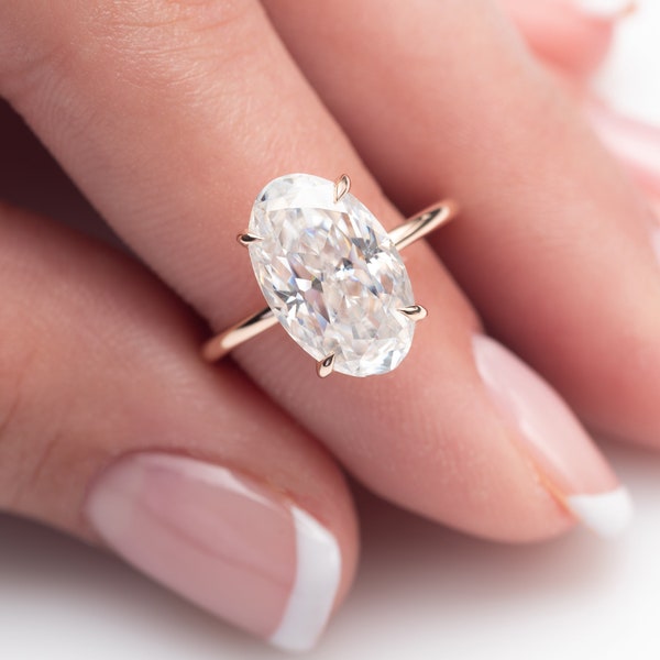Anillo de compromiso de halo oculto, 4 ct 13,7x8,5 mm relación 1,61, anillo de moissanita ovalado de hielo triturado delgado, banda delgada de 1,8 mm Diamante de halo oculto