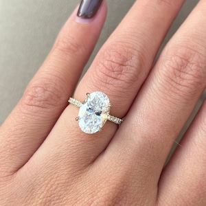 Oval Moissanitförlovningsring, Dold Halo, 14k Guldarmband