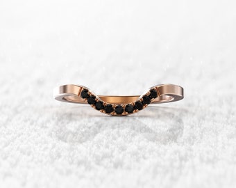Bague en or rose 14 carats et diamants noirs | Bande empilable fabriquée à la main