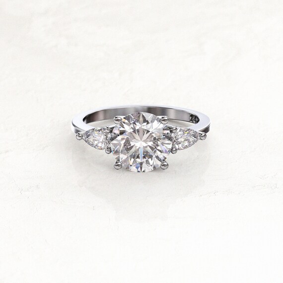 2 carat online moissanite stone