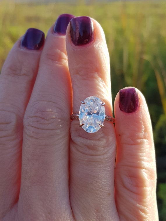 Custom Celebrity Oval Ring Moissanite Engagement Ring, 5.5 carat 14x10mm, Knife edge Diamonds band, 14\18K