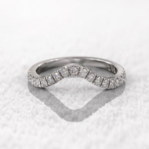 Gebogener Diamant-Ehering, passender Stapel-Ehering, Halb-Ewigkeits-Diamanten, schlichter Ring