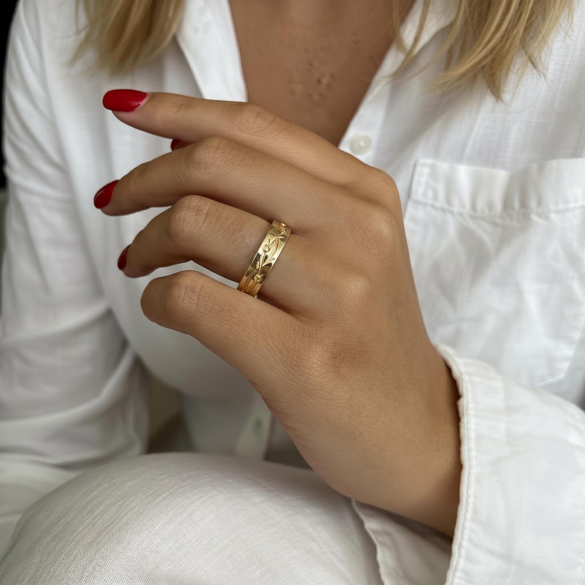 Organic Twisted Vine Band - Unisex Artisan Wedding Ring, 5mm, 14k