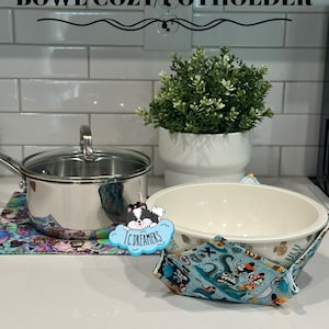 Bowl Cozy / Pot Holder: Insulated, Machine Washable (9.5" x 9.5")