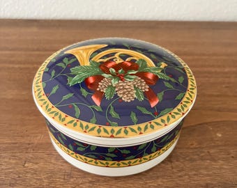 ヴィンテージ リモージュ磁器香水箱 – 花柄手描きチェスト、ボトル4本