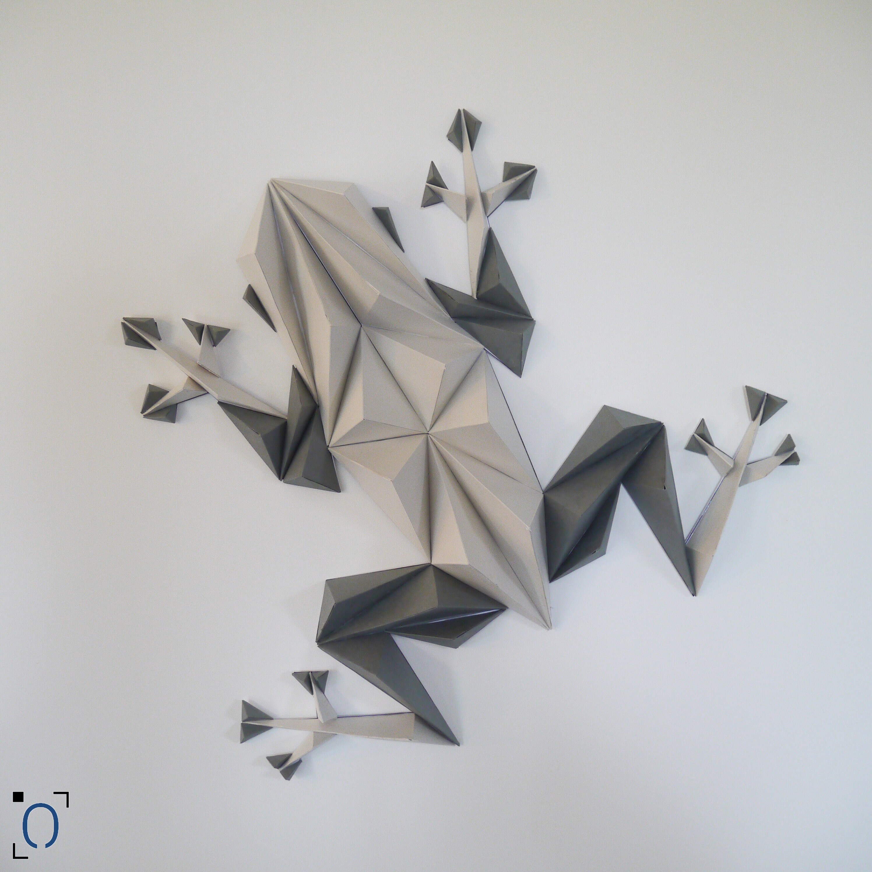 Kit Papercraft, Grenouille 3D Grise 33x30cm, Décoration Murale, Made in France, Créer de Ses Mains,