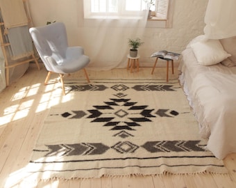 5x7 White Black Gray Aztec Wool Area Rug, Large White Aztec rug, White Boho rug, Aztec pattern Handwoven sheep wool Tapis, Tribal rug
