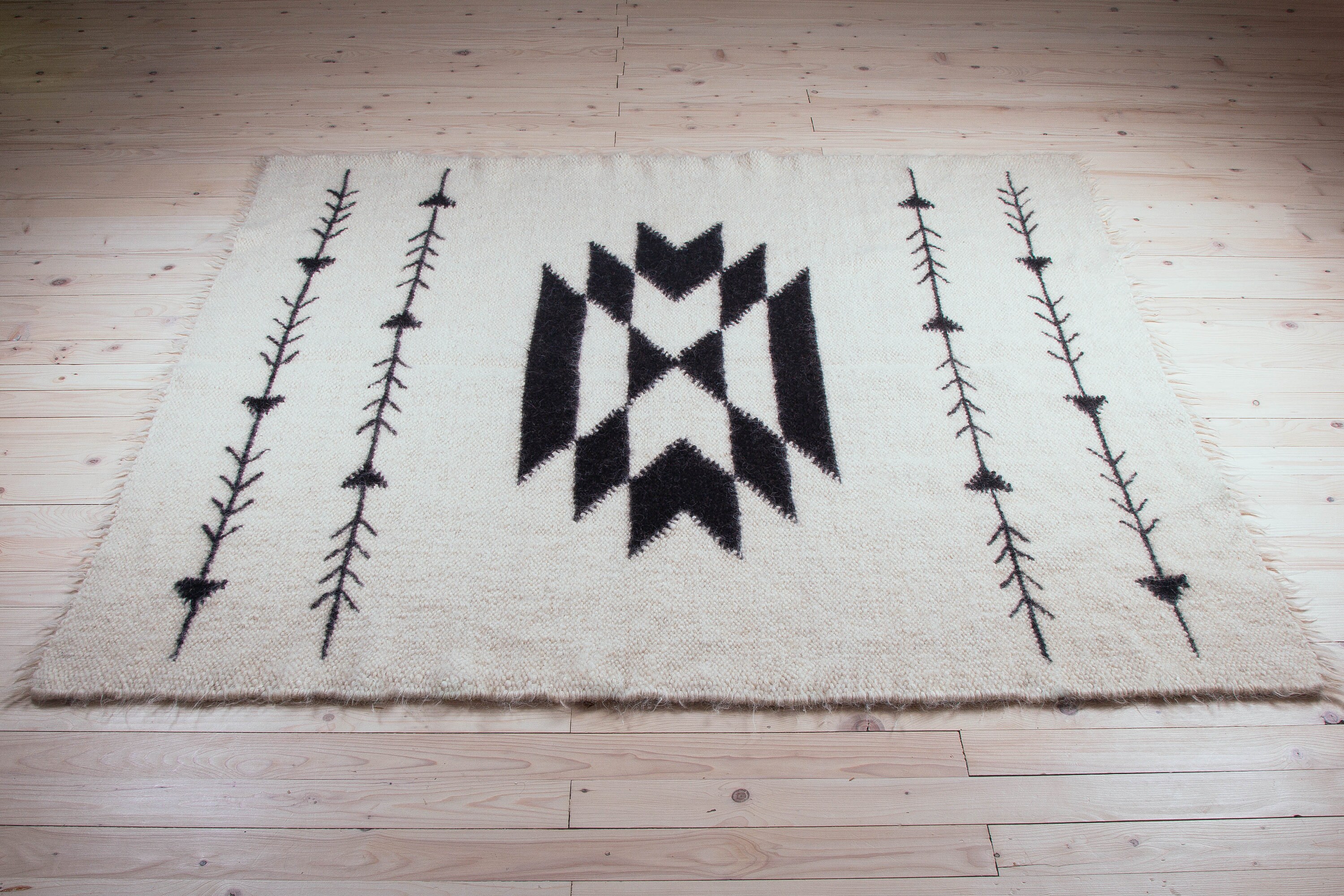 White and Black Aztec Wool Area Rug 6х7 Large White Aztec Etsy