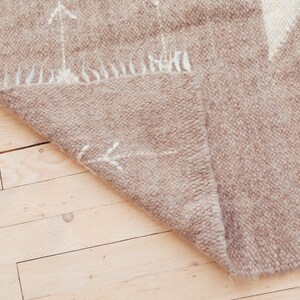 Neutral Beige Aztec Rug With White Pattern 5x7, Large Wool Area Rug ...