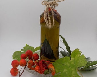 Olive oil, extra virgin, 0.25 l, superior quality, scented with bay leaves, first cold pressing, high-end, organic olives