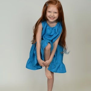 Robes pour filles. Petites robes en lin. Robe bleue. Fait main par elen'do image 5