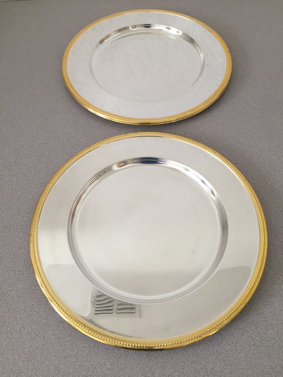 Charger Plates Set Of 4 Mirror Finish Metal Vintage Mid Century Gold Trim 12 Inch Diameter