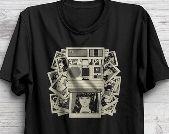 Captured - Horror Manga, Creepy Pictures, Macabre Photos, Horror Anime, Creepy Photographs, Japanese Horror, Gothic Girl, Unisex T-shirt