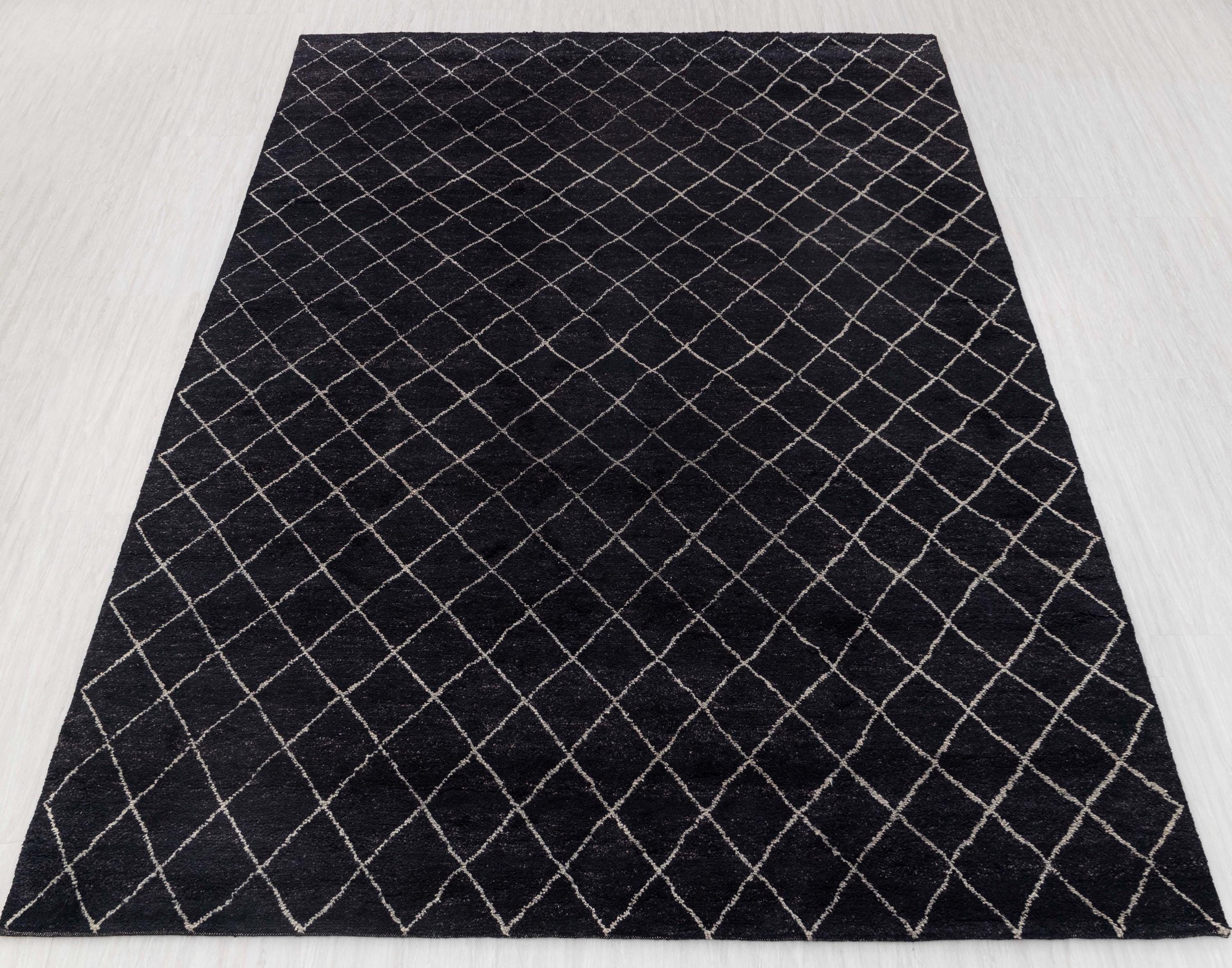 9x12 Black Wool Plush Thick Diamond Pattern Moroccan Inspired Beni