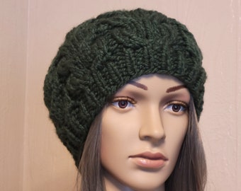 Boina de punto grueso, gorro de gran tamaño, boina francesa, sombrero de punto boho a mano, gorro holgado, verde oscuro, listo para enviar