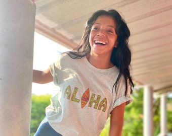 Aloha T-shirt | Aloha Graphic Tee | Aloha Unisex Tee | Aloha Tee | Hand Drawn Graphic | Hand Drawn Design | Unisex Beach Shirt | Casual Tee