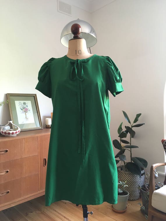 emerald green shift dress