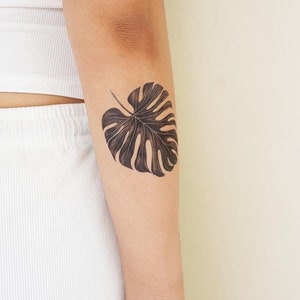 Monstera Deliciosa Leaf - Monstera Leaf Temporary Tattoo / Black Leaf Tattoo / Swiss Cheese Leaf Plant Tattoo / Cool Leaf Tattoo / Monstera