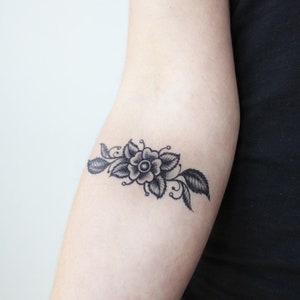 Small Flower Ornament - Blackwork Tattoo / Floral Ornament Temporary Tattoo / Flower Temporary Tattoo / Vintage Temporary Tattoo / Blackwork