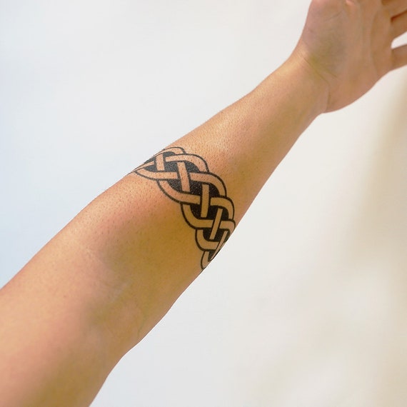 Celtic Knot Arm band Tattoo | Tatoeage ideeën, Tatoeage