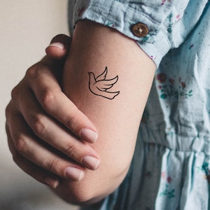 Minimalist Dove (Set of 2) - Dove Temporary Tattoo / Pigeon Tattoo / Simple Dove Tattoo / Flying Dove Tattoo / Flying Bird Tattoo / Dove