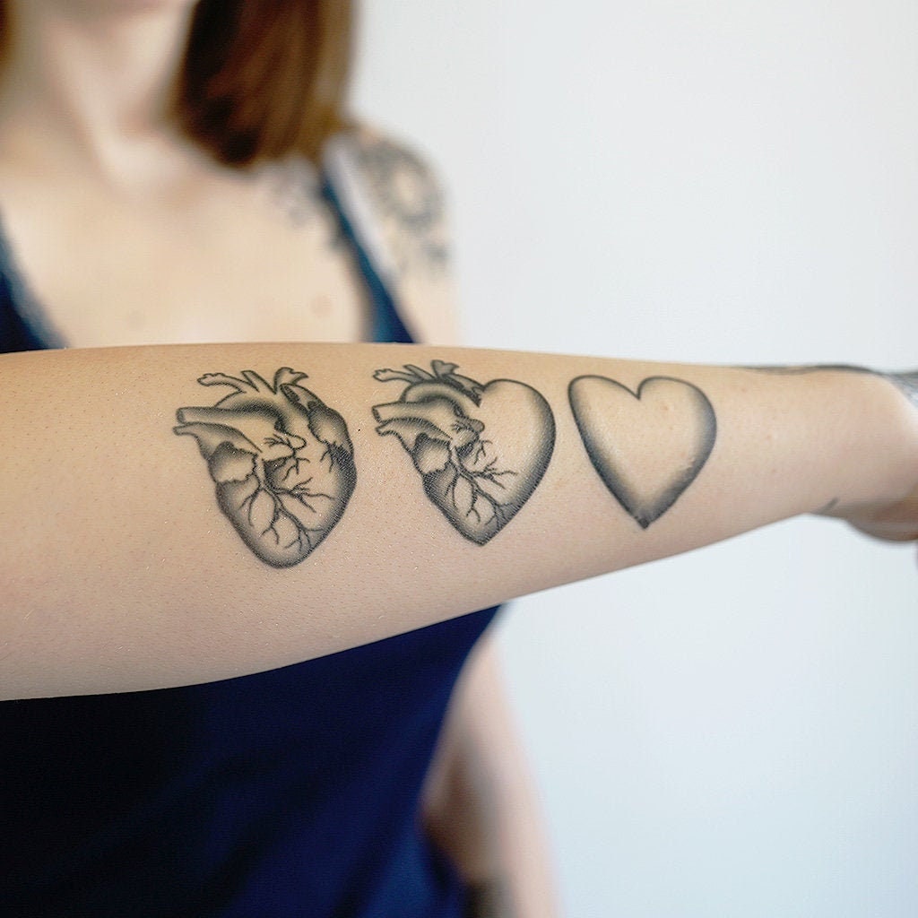 Evolution De Lamour Tatouage De Cœur Tatouage Damour Etsy France