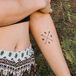 Boho Compass (set di 2) - Tatuaggio Boho Chic / Tatuaggio temporaneo bussola / Tatuaggio temporaneo frecce / Tatuaggio hipster / Bussola temporanea freccia
