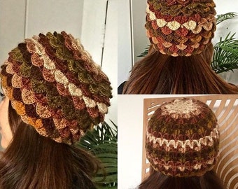 Soft and fashionable crochet winter hat, reversible, in crocodile stitch