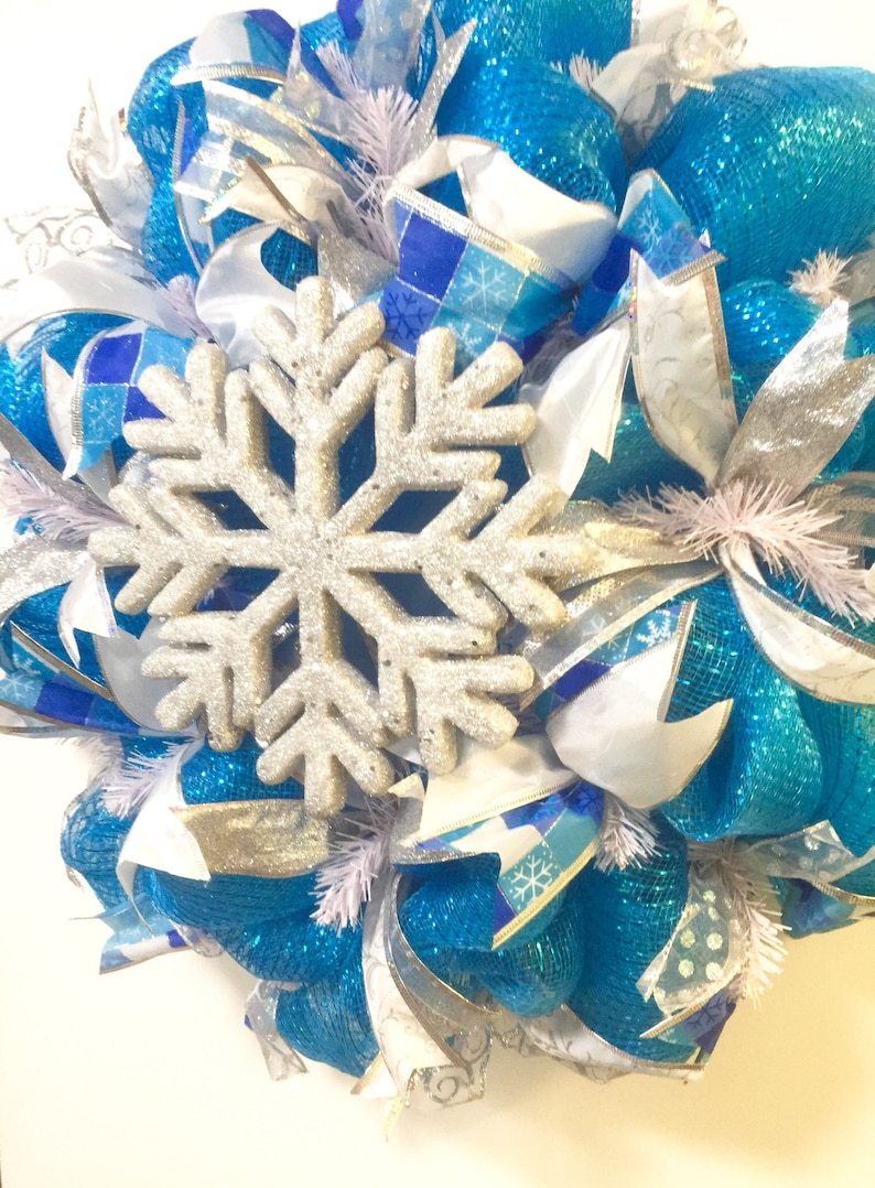 Blue snowflake decomesh wreath Blue winter decomesh wreath for front door Christmas snowflake wreath Winter snowflake wreath
