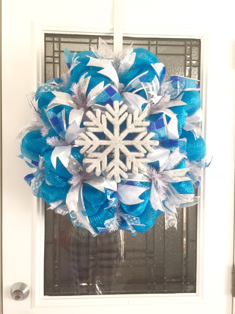 Blue snowflake decomesh wreath Blue winter decomesh wreath for front door Christmas snowflake wreath Winter snowflake wreath