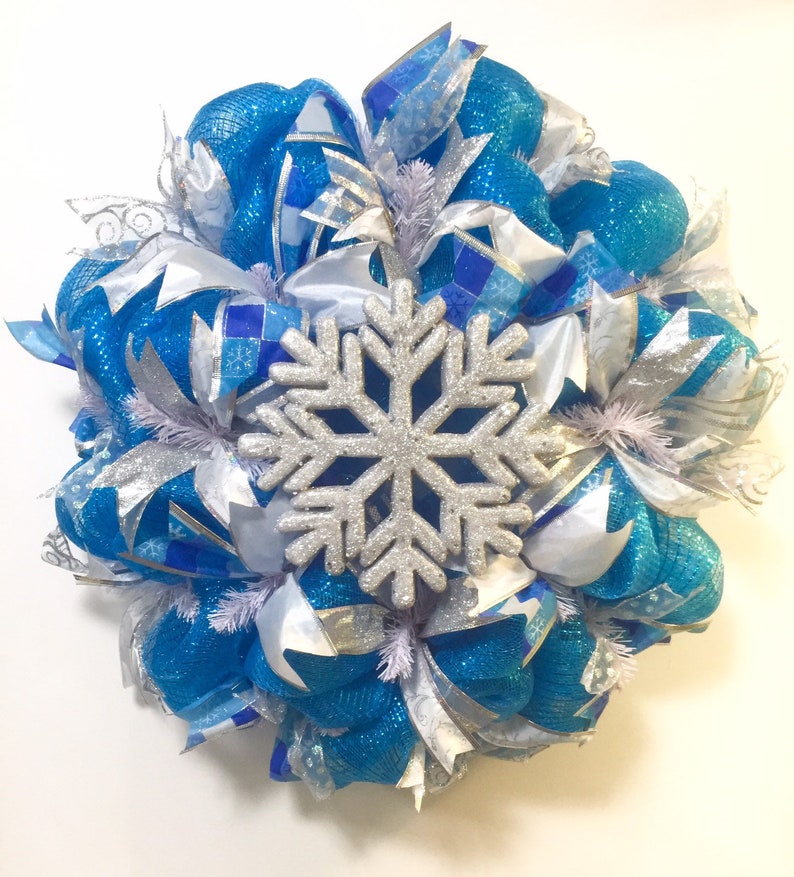Blue snowflake decomesh wreath Blue winter decomesh wreath for front door Christmas snowflake wreath Winter snowflake wreath