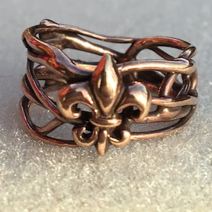 Anillo de flor de lis de cobre, hermoso, tendencia, anillo de flor de lis, único, para ella, gran regalo, Mardi Gras, hecho a mano, uso diario, santos