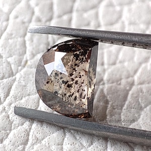 Papier de sel de 0,60 carat, demi-lune, 4,3 x 5,7 mm VVS2 Diamant naturel de qualité sans conflit, taille rose, sel en vrac, poivre DiamondDA