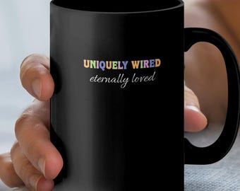 Taza "Eternally Loved" con diseño único, cita positiva, regalo inspirador, taza original, taza negra de 433 ml, regalo para un amigo, regalo único.