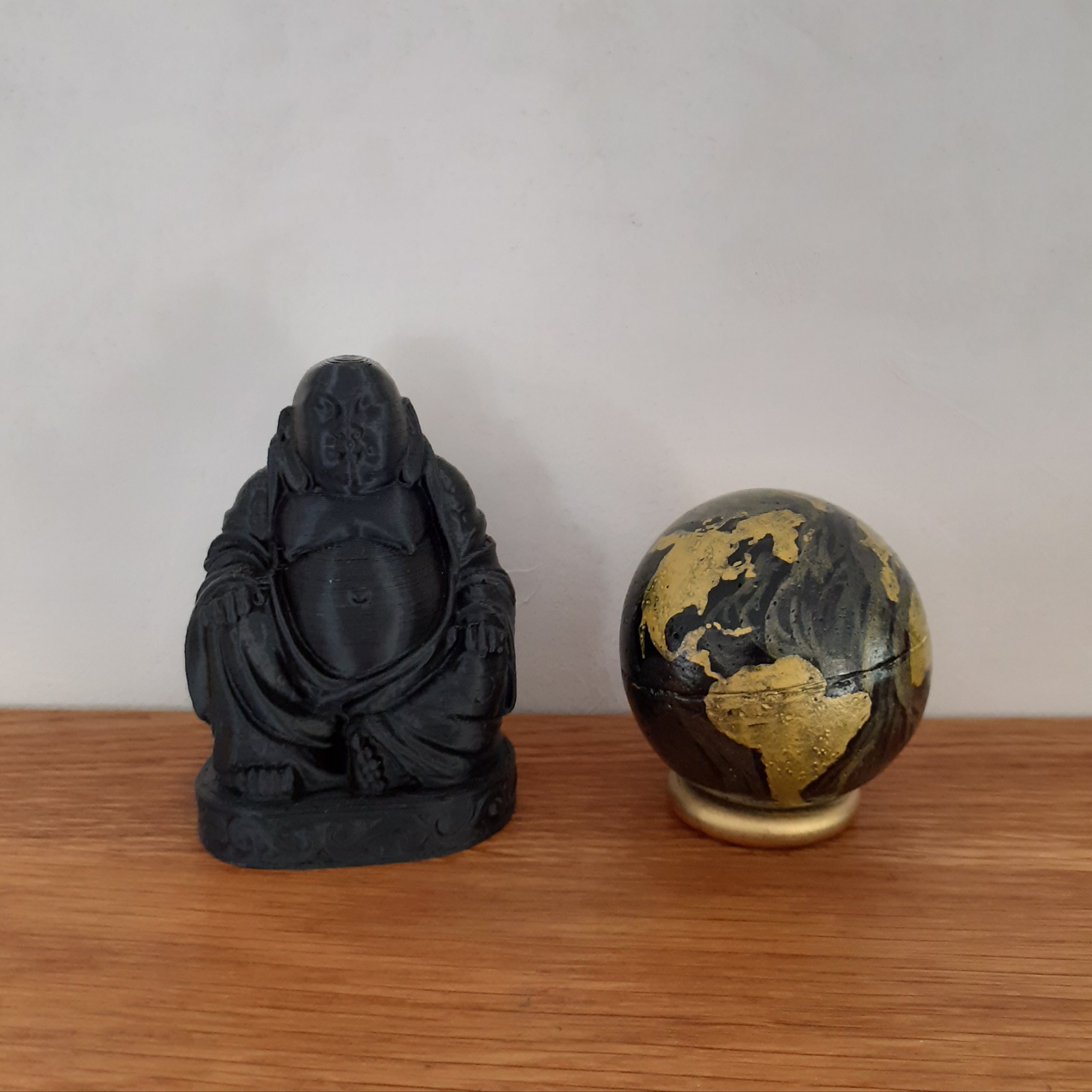 Sphère Planète Déco en Barbotine et Socle Bois - Mini Globe Univers Galaxie